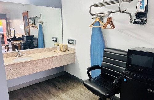 Marshall Hotel | Relax Inn