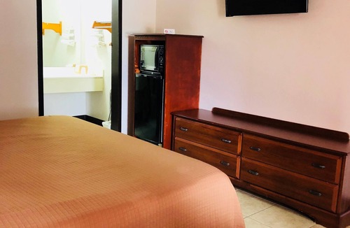 McRae Hotel | Relax Inn