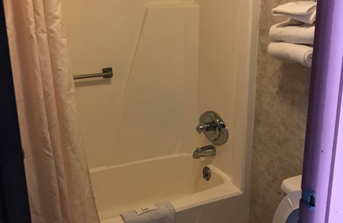 Richmond Hotel | Relax Inn