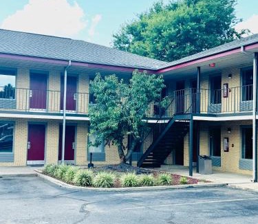Rockingham Hotel | RELAX INN