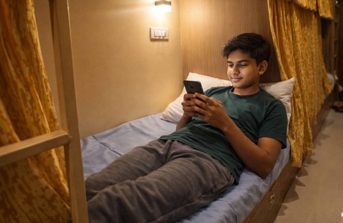 Kurla Hostel | Relax Kurla Dormitory