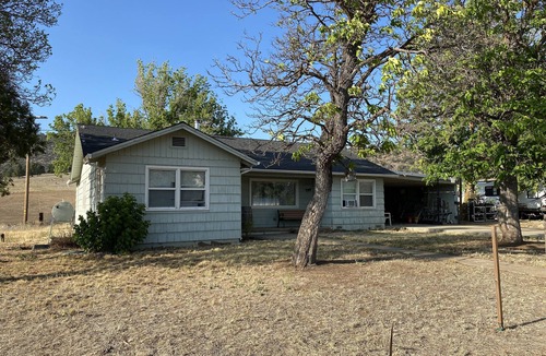 Yreka House | Relax on 125 private acres