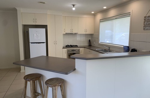 Mount Gambier House | Relax on Lee