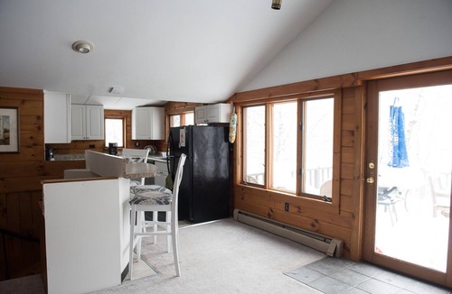 Eden Mills House | Relax on pristine Lake Eden