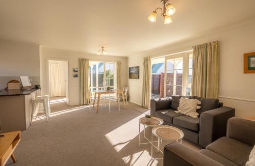 Twizel House | Relax on Rata, Cottage 1