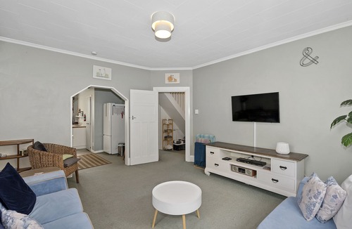 Timaru House | Relax on Rose Street - central Timaru home