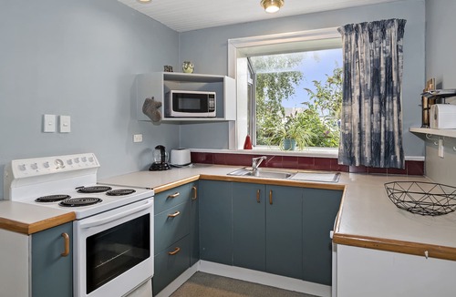 Timaru House | Relax on Rose Street - central Timaru home