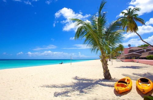 Hastings House | Relax on the Beach! 4 Spacious Units w/ Balcony! Close to Bay Street Esplanade!