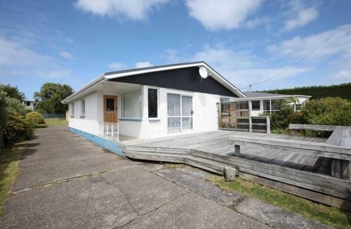 Riverton House | Relax on the Riviera