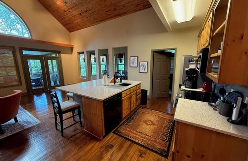 Wedowee House | Relax on tranquil Wedowee