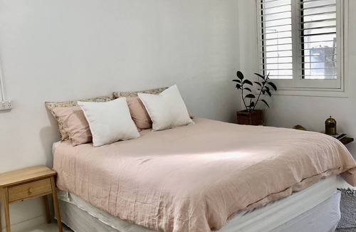 Dumaresq Valley House | Relax or explore - 2 renovated farm houses. Pool, tennis court and 700 acres.