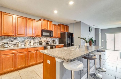 Sun City Center House | Relax & Play | Beaches & Local Fun!