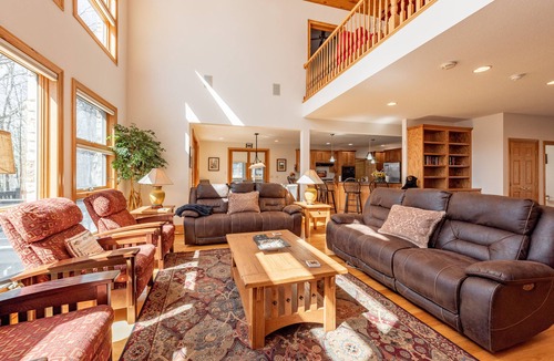 Swanton House | Relax, Play w/Lake Days & Fire Pit Nights
