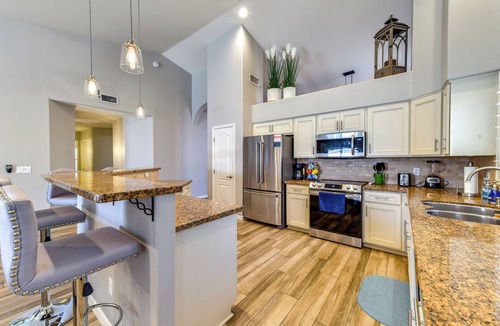 Paradise Valley Village Cottage | Relax Poolside & Golf: Family Gem in North Phoenix