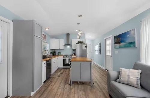 Freeport Cottage | Relax & Recharge: Bright 1-Bedroom Cottage in Freeport