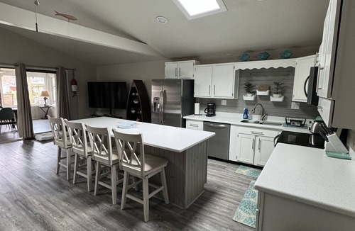 Lakeview Cottage | Relax, Recharge, Repeat- 2026 Now Booking