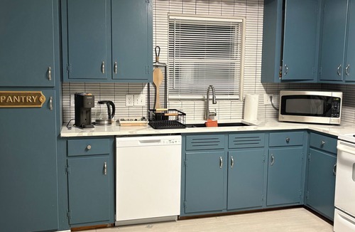 Mint Hill House | Relax & Reflect at Bethel, Mint Hill. 5beds, 1 futon 3,5baths