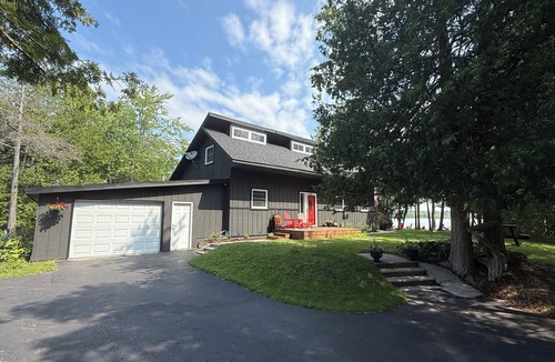 Presque Isle House | Relax, refresh and make memories at Evergreen Dreams on beautiful Grand Lake