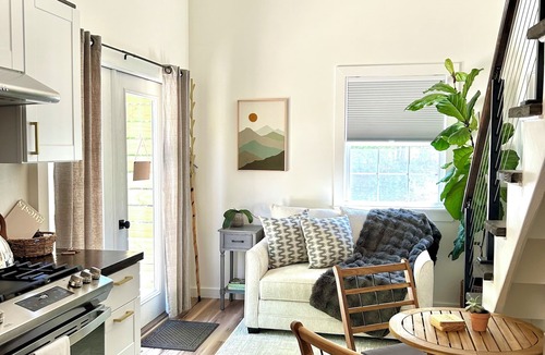 Dunlap House | Relax, rejuvenate, restore, and disconnect at REST at Flourishing Mountain Farm