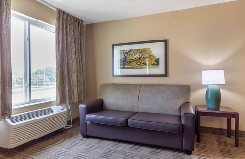 La Mirada Hotel | Relax Suites Extended Stay - La Mirada