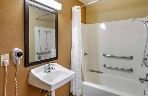 La Mirada Hotel | Relax Suites Extended Stay - La Mirada