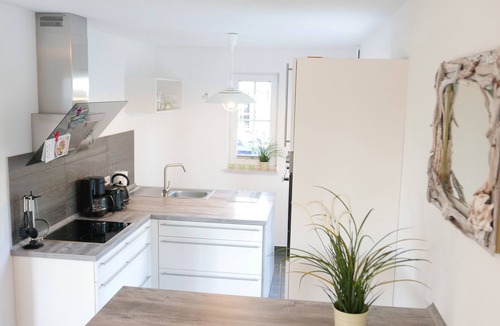 Rerik House | Relax under thatch with sauna, fireplace and sea - 5 star holiday home