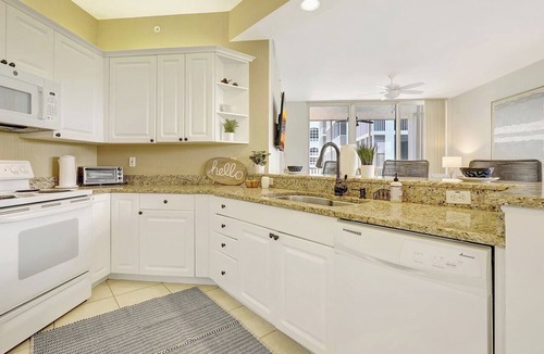 Vanderbilt Beach Condo | RELAX, UNWIND, AND ENJOY.