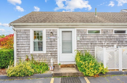 South Yarmouth Cottage | Relax & Unwind at The Coastal Haven & Seascape