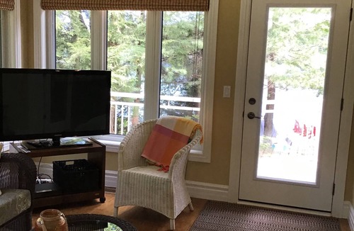 Bala Cottage | Relax, Unwind & Enjoy . Beautiful Lake Muskoka Cottage on Acton Island