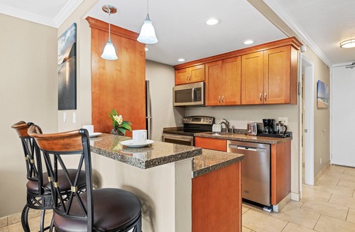 Historic Lahaina Front Street Condo | Relax & Unwind – Lahaina Shores 318 Studio
