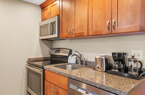 Historic Lahaina Front Street Condo | Relax & Unwind – Lahaina Shores 318 Studio