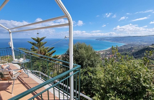 Galbato Apartment | Relax with a dream view, peace and comfort