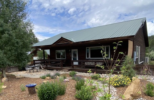 Durango House | Relax with quiet mountain views just minutes from town!