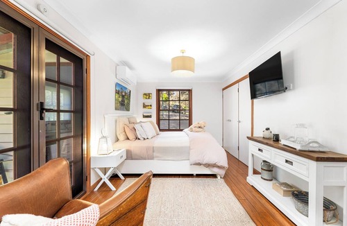Central Tilba House | Relax with your Best Friend in the heart of Tilba