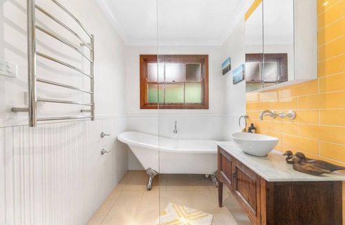 Central Tilba House | Relax with your Best Friend in the heart of Tilba