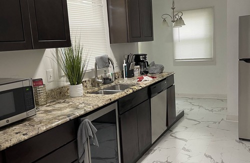 Cleveland House | RELAX! WORK! PLAY! STAY!