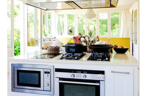 Plassac Bed & Breakfast | Relaxation between vineyards and ocean, family house with swimming pool,Bordeaux