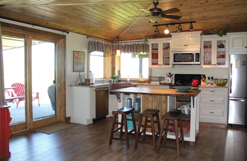 Ennis Cabin | Relaxation, Wildlife, and the Madison River!