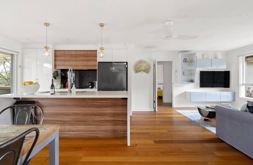 Mordialloc Apartment | Relaxed Bayside Stay with Outdoor Space