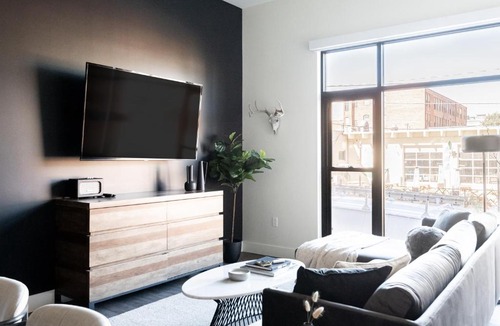 Highland House | Relaxed Elegance | Bright 1BR Corner Loft | LoHi Denver