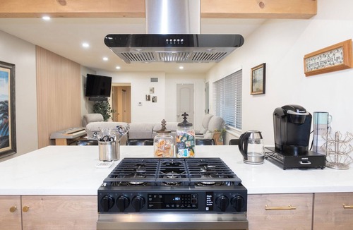 Bay Ho House | Relaxed Modern Comfort - 3 BR Home in Clairemont