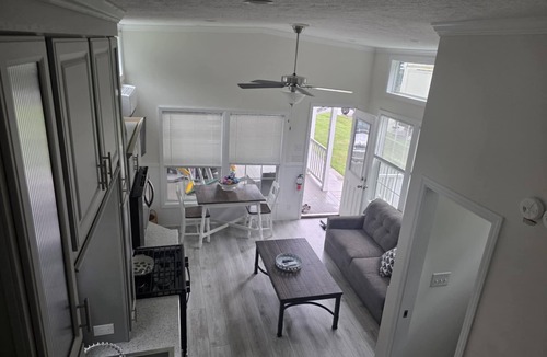 Silver Lake RV Rental | Relaxing 1Bed/1Bath + Loft For Extra Sleeping & Porch – Sun Retreats Campground