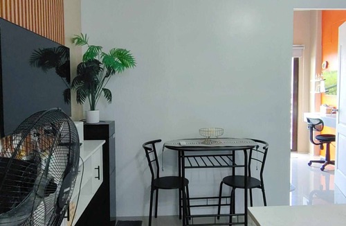 Suba Basbas Apartment | Relaxing 1BR w/Balcony + Sofa Bed/Free Pool & Gym/20 Mins to Beach.