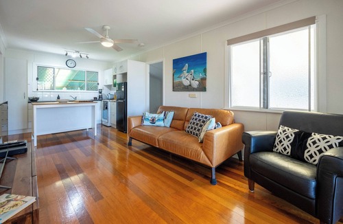 Golden Beach Apartment | Relaxing 2-Bed Beachside Escape