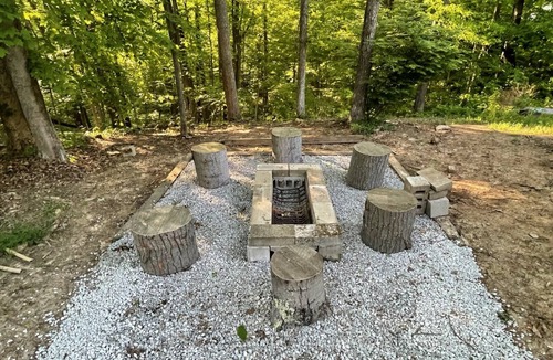Glouster Cabin | Relaxing 2 bedroom cabin near Burr Oak State Park