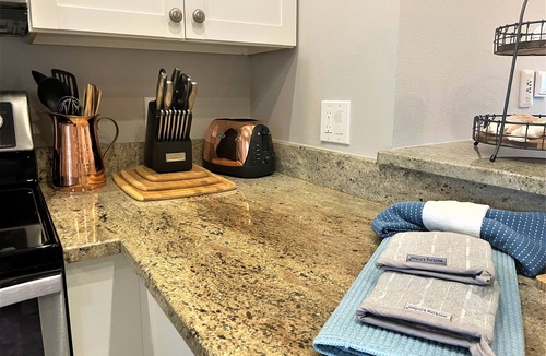 Marco Island Condo | Relaxing 3 Bd 2 Br Condo w/Heated Poll - Hot Tub - Tennis & Pickleball Court
