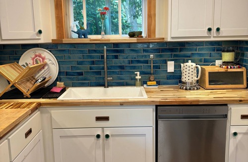 Champion House | Relaxing 3 BR Seven Springs Mountain Cabin