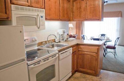Avila Beach Hotel | Relaxing 3 Modern Units w/Kitchen, Pool & Free Parking! Near Peloton Cellars