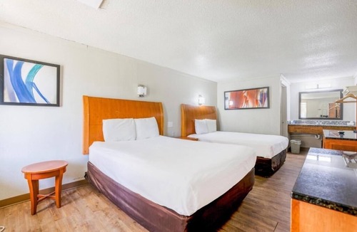 Richmond Hotel | Relaxing 3-Unit Stay at Garden Inn – Close to Local Eateries with Free Parking