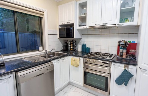 Kennington House | Relaxing 3bd in tranquil setting